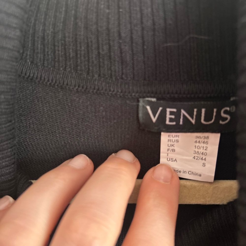 Venus Black Ribbed Sweater - Picture 3 of 5